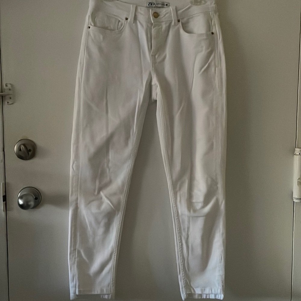 White skinny jeans for women